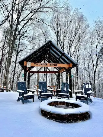 THUNDER RIDGE LODGE HAS AN AWESOME VIEW OF MT YONAH! Peace, privacy & seclusion.