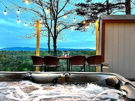 Ursus Slumber -Hot Tub, Stunning Views, 3bdr/2bath