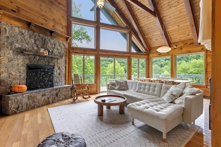Warm & Cozy Red River Gorge A-Frame with Hot Tub and EV charger