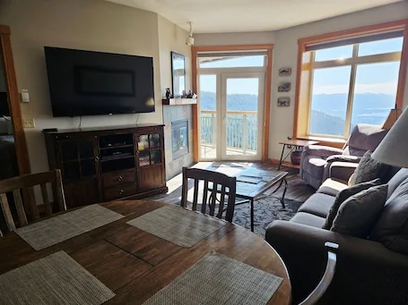 White Pine 509 – Cozy 1BR Ski-In/Out with Views