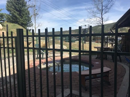 Zephyr Mtn Lodge Slopeside – True ski-in / ski-out at WP base – many UPGRADES