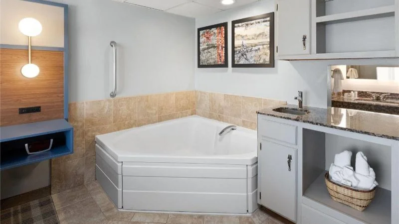 AmericInn by Wyndham Chippewa Falls