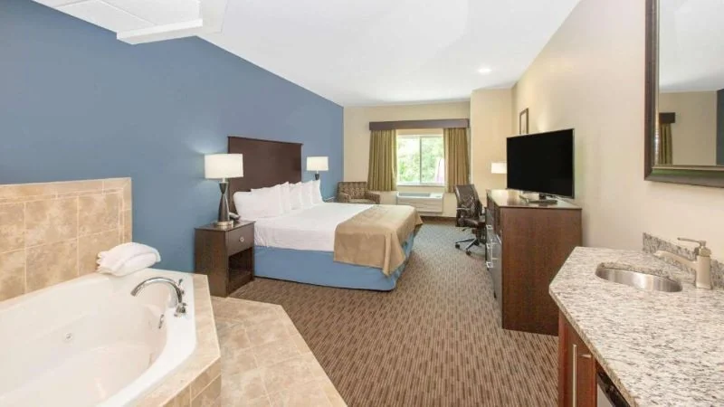 AmericInn by Wyndham Humboldt