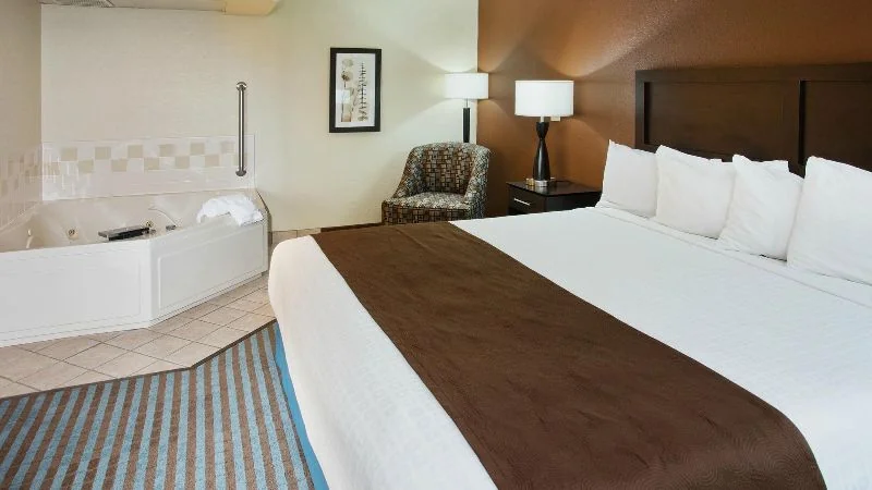 AmericInn by Wyndham Lincoln North