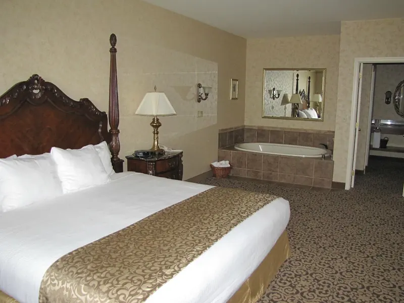 AmishView Inn & Suites