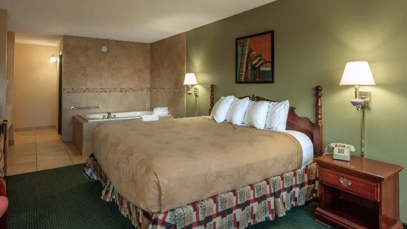 Angel Inn Near IMAX, a Travelodge by Wyndham