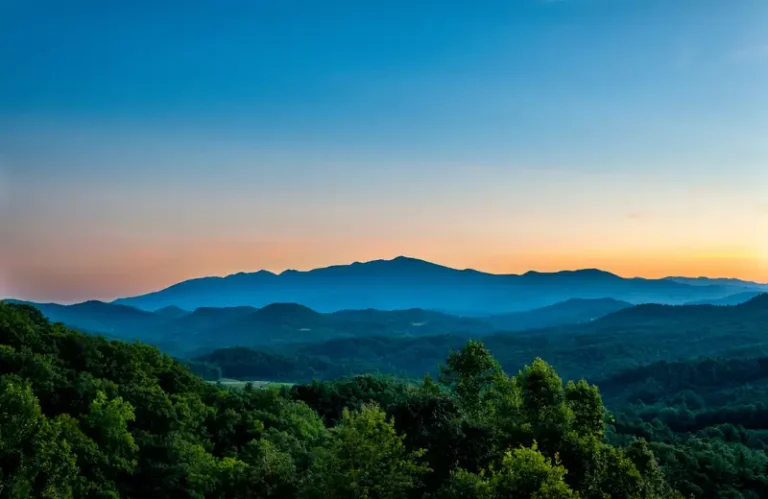 Asheville Hotels With a Hot Tub: Blue Ridge Guide (2026)