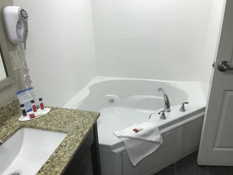 Baymont by Wyndham Clarksville