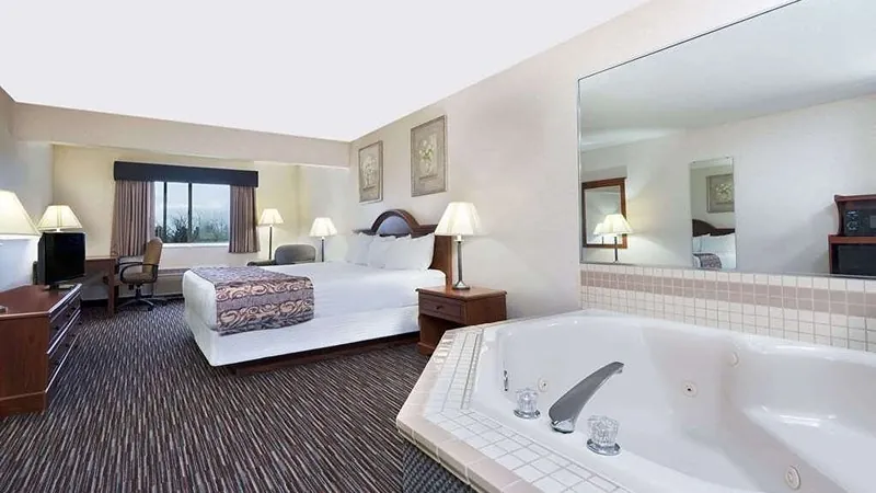 Baymont by Wyndham Columbus Rickenbacker