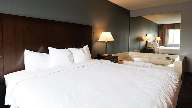 Baymont By Wyndham Flint Airport North