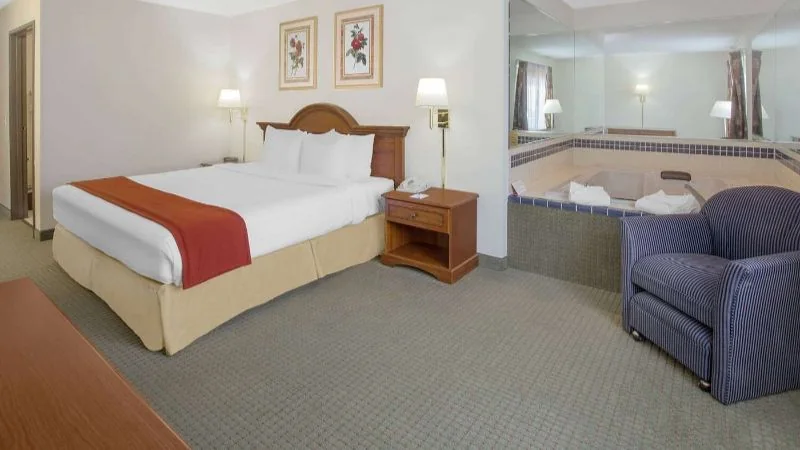 Baymont by Wyndham Freeport