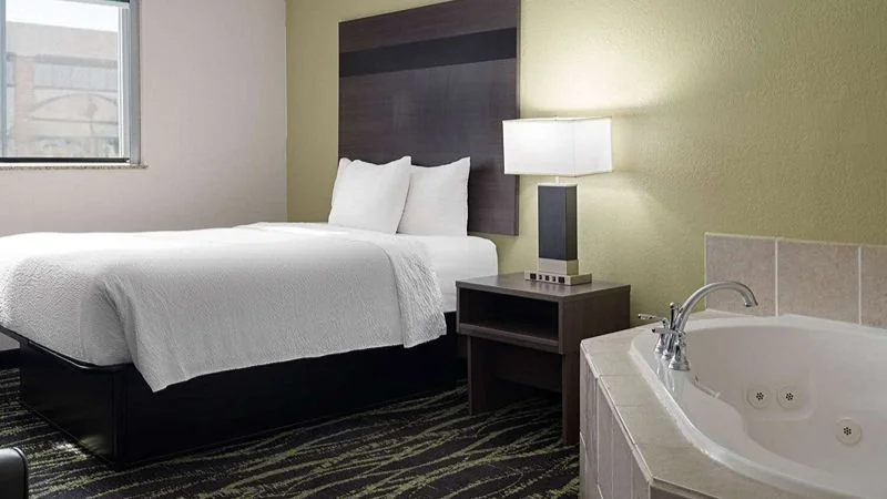 Baymont by Wyndham Liberty MO