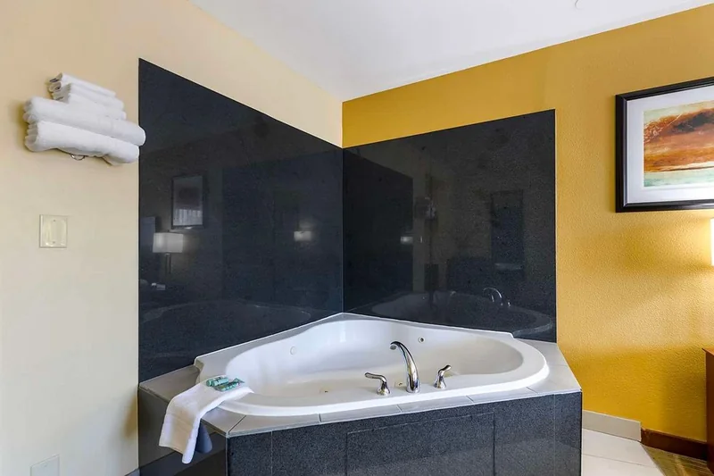 Best Western Kiva Inn