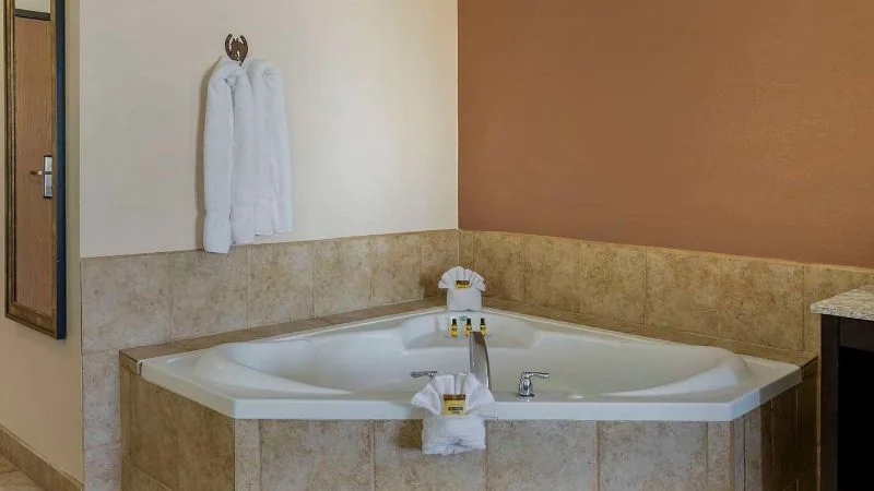 Best Western Plus Country Inn & Suites