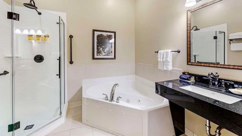 Best Western Plus Dutch Haus Inn & Suites