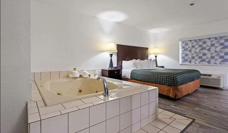 Best Western Plus Oakbrook Inn