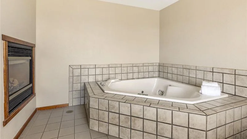 Best Western Plus Riverfront Hotel And Suites