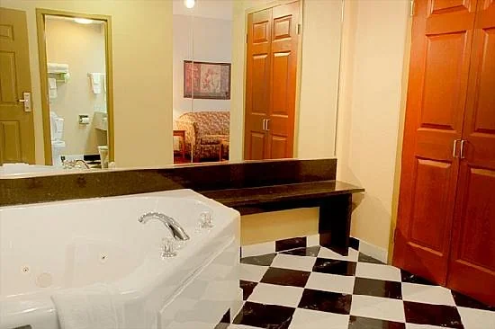 Best Western Plus Sandusky Hotel & Suites