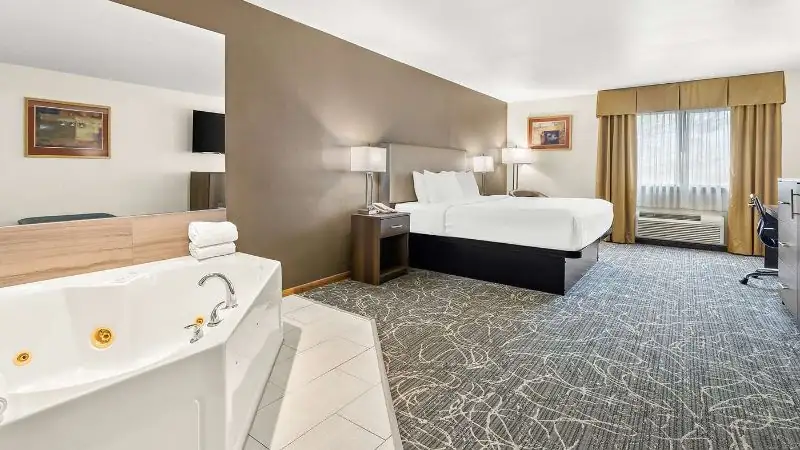 Best Western West Towne Suites