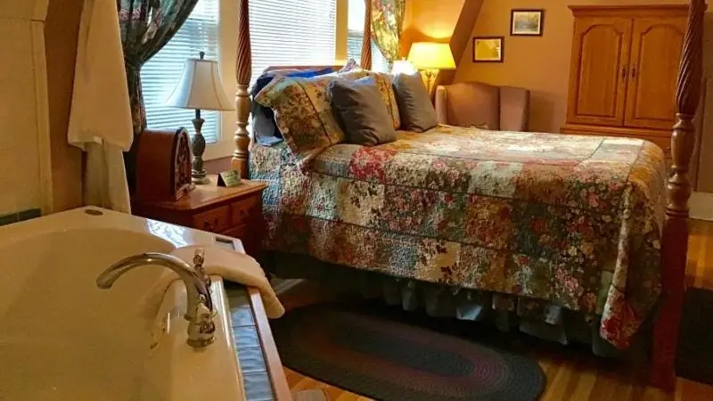 Brookview Manor Inn