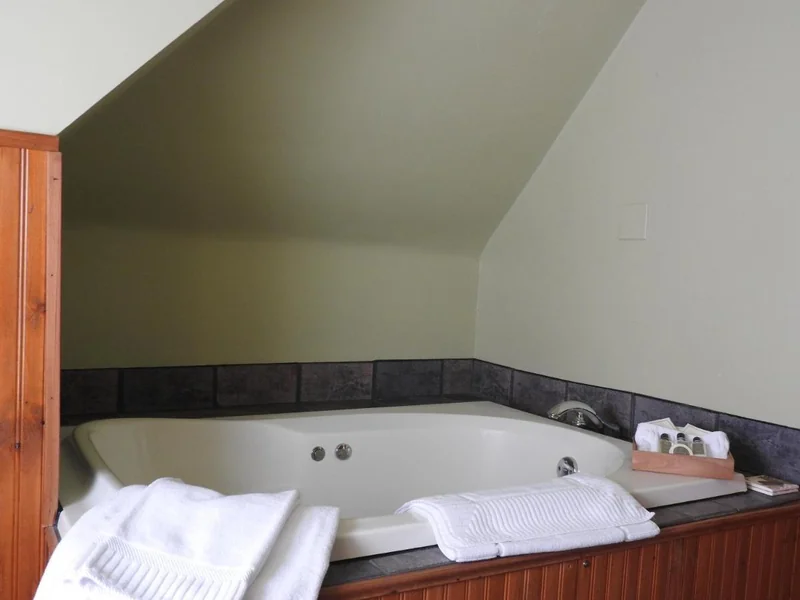 Champaign Garden Inn