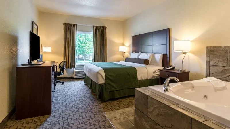 Cobblestone Hotel & Suites – Erie