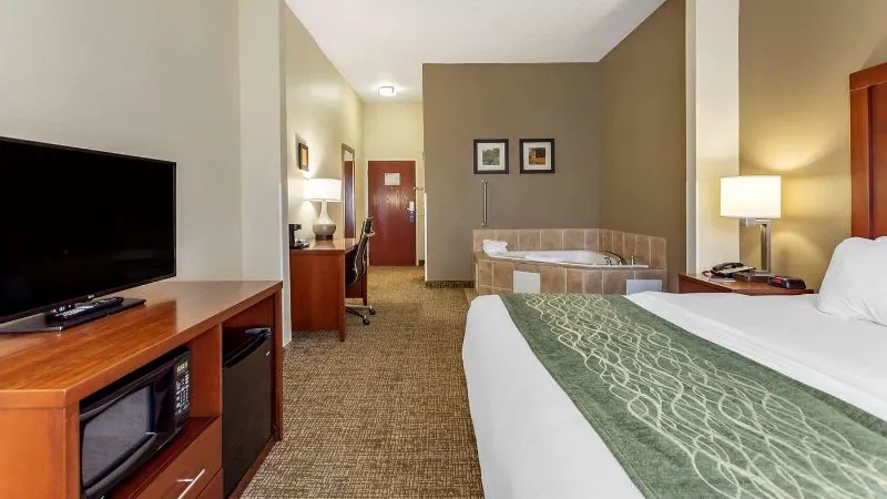 Comfort Inn & Suites Cave City