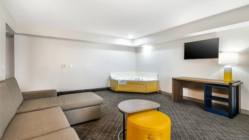 Comfort Inn & Suites Chesterfield – St. Louis