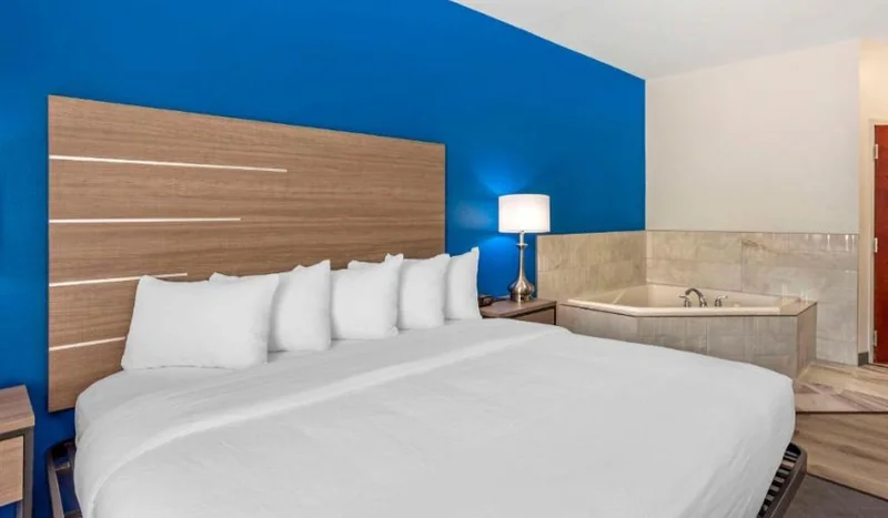 Comfort Inn & Suites Harrisburg-Hershey North