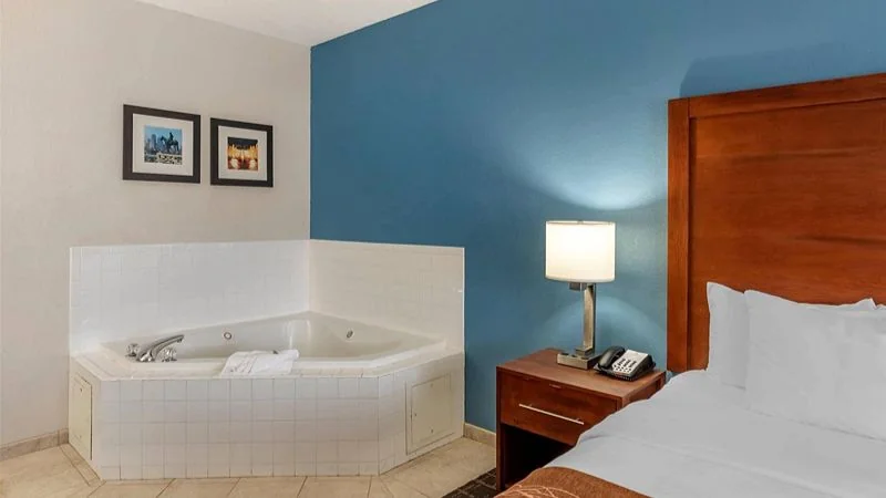 Comfort Inn & Suites – Lees Summit