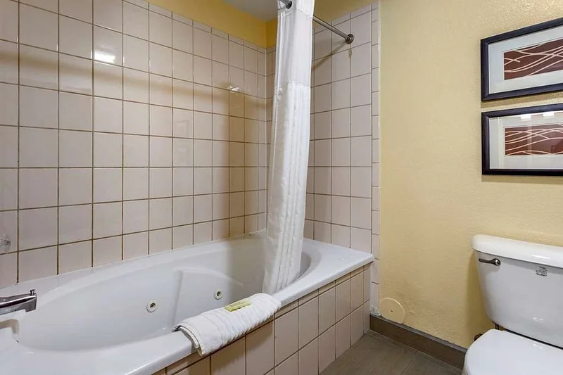 Comfort Inn & Suites North Aurora – Naperville