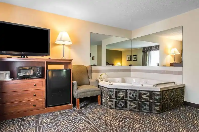 Comfort Inn Weirton – Steubenville
