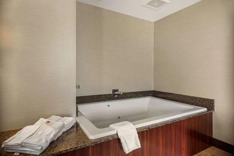 Comfort Suites Green Bay West