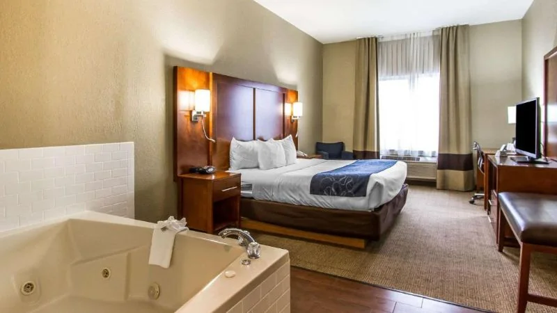 Comfort Suites Mattoon East