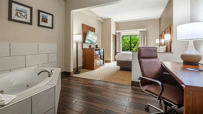 Comfort Suites Morrow- Atlanta South