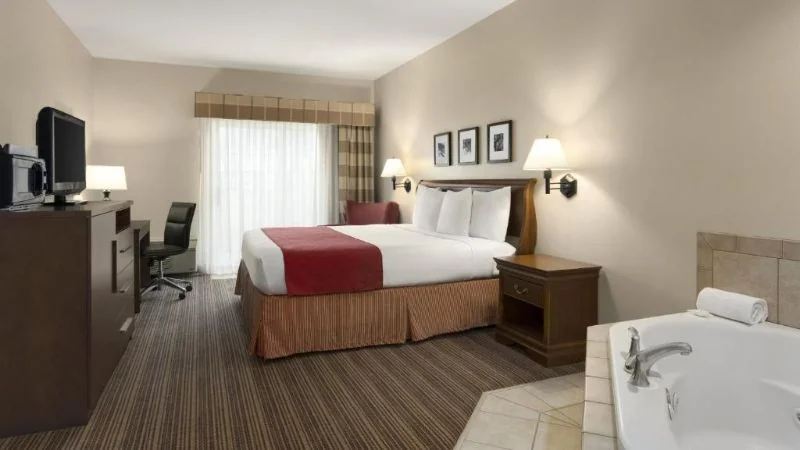 Country Inn & Suites by Radisson, Cedar Rapids Airport, IA