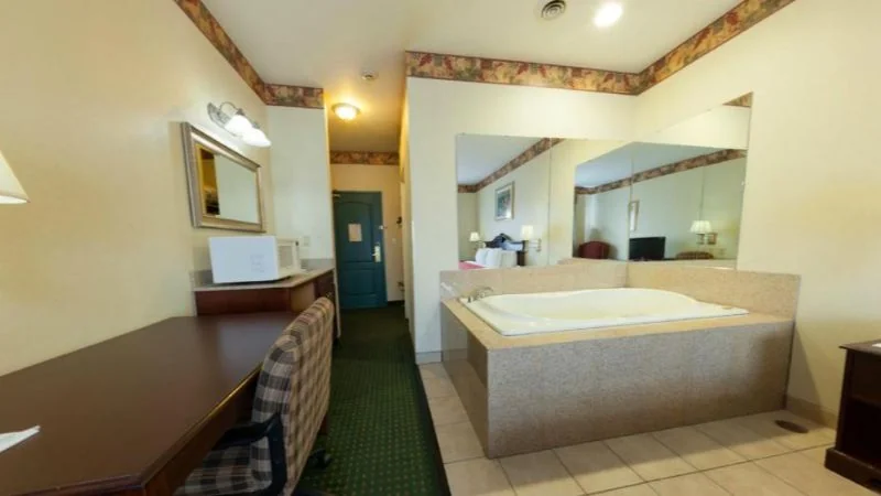Country Inn & Suites by Radisson, Elkhart North, IN