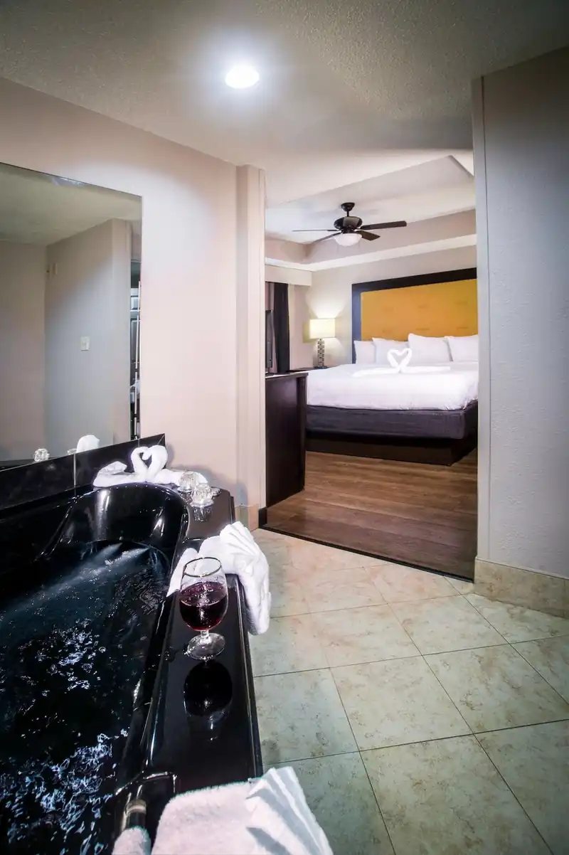 Country Inn & Suites by Radisson Evansville, IN