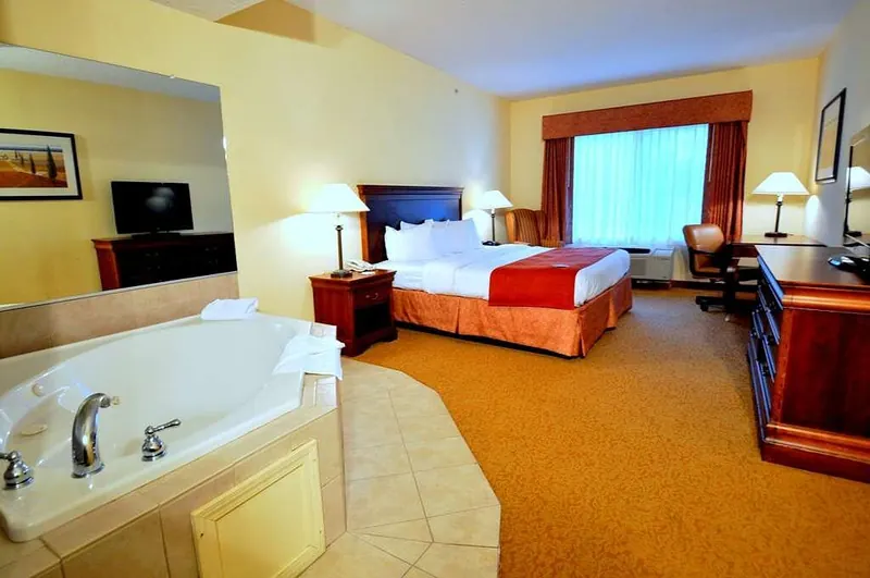 Country Inn & Suites by Radisson, Lake George Queensbury, NY