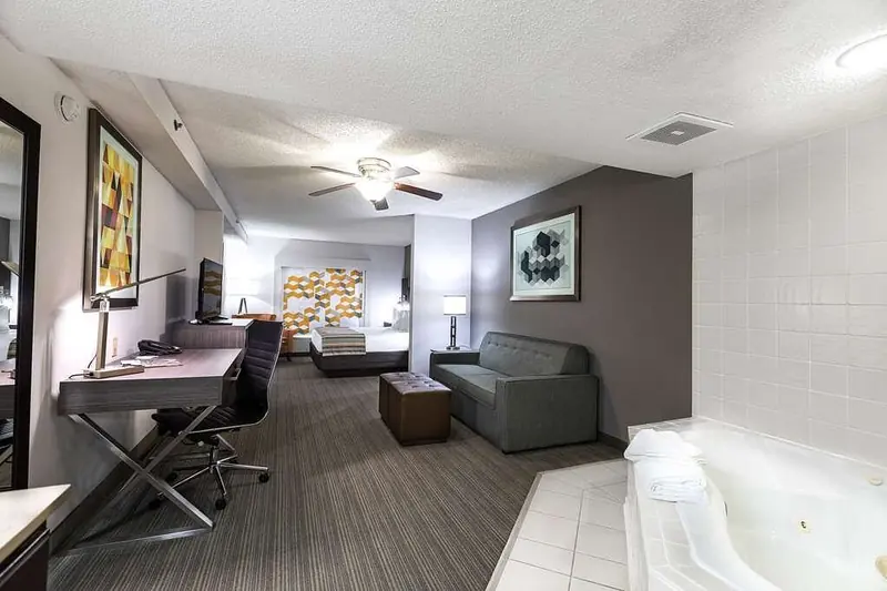 Country Inn & Suites by Radisson, Lake Norman Huntersville, NC