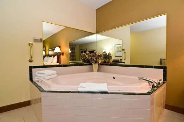 Country Inn & Suites by Radisson, Stevens Point, WI