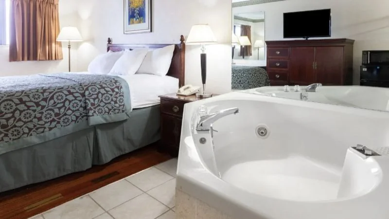 Days Inn by Wyndham Maumee/Toledo