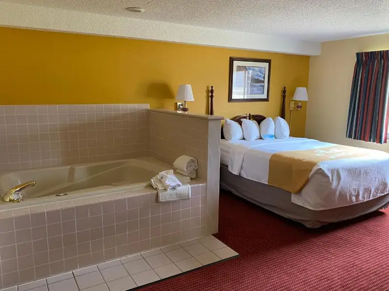 Days Inn & Suites by Wyndham des Moines Airport