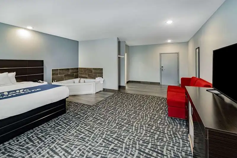 Days Inn & Suites by Wyndham Horn Lake/Memphis Graceland