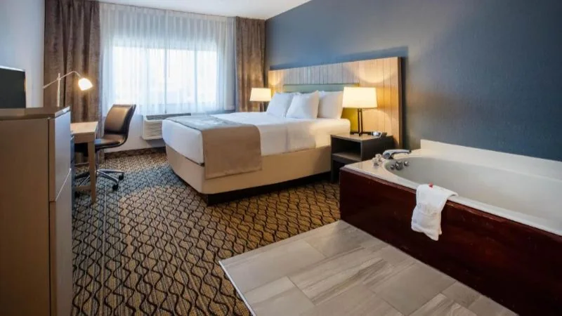 Days Inn & Suites by Wyndham Rochester Hills MI