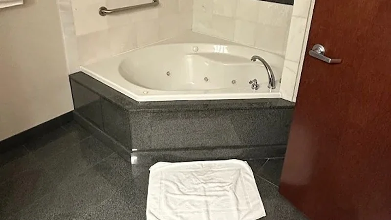 Drury Inn & Suites St. Louis Arnold