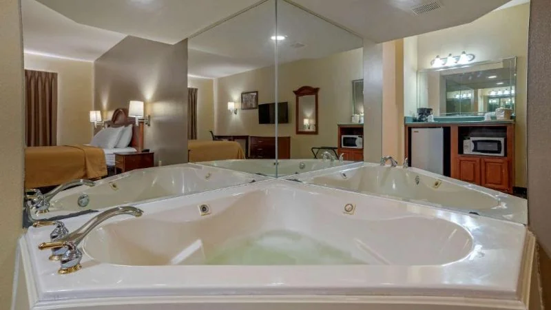 Econo Lodge Inn & Suites Flowood – Jackson Northwest