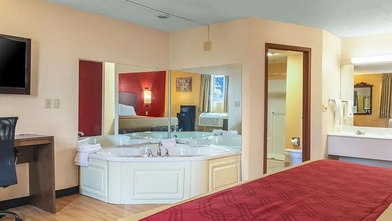 Econo Lodge Kent – Akron West