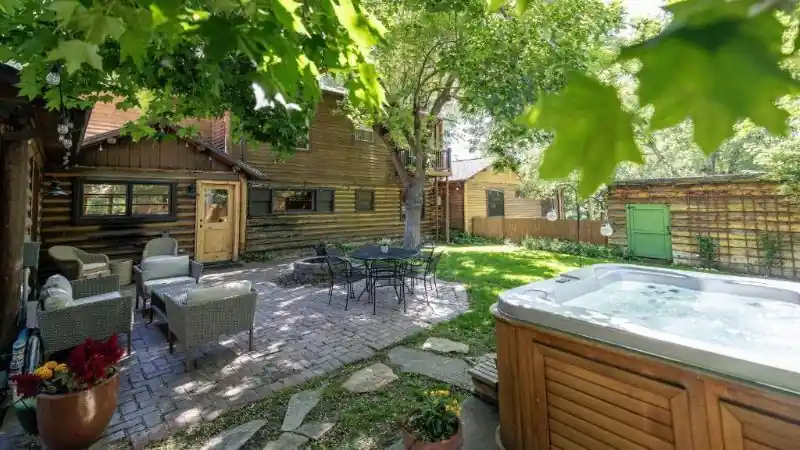 Engen Hus Bed and Breakfast