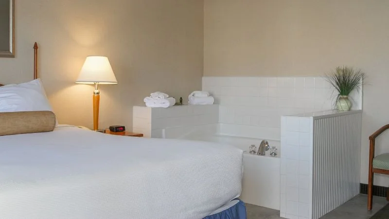 Flagship Inn and Suites